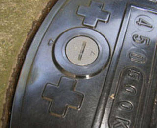 浄化槽用蓋の取り付け